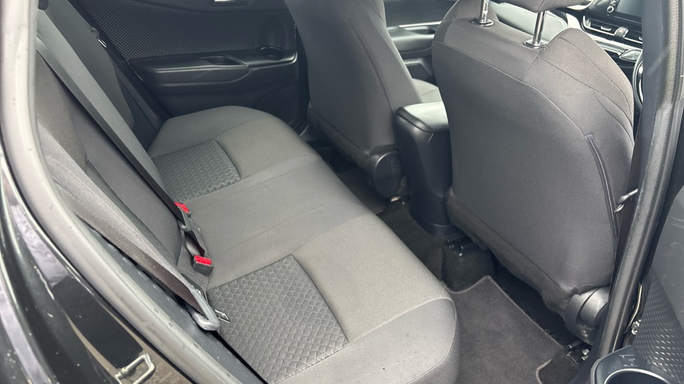 Toyota C-HR 1.8 Hybrid Icon 5dr CVT Hybrid Hatchback - Image 15
