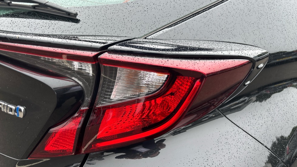 Toyota C-HR 1.8 Hybrid Icon 5dr CVT Hybrid Hatchback - Image 21
