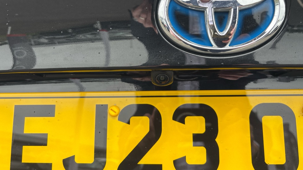 Toyota C-HR 1.8 Hybrid Icon 5dr CVT Hybrid Hatchback - Image 30