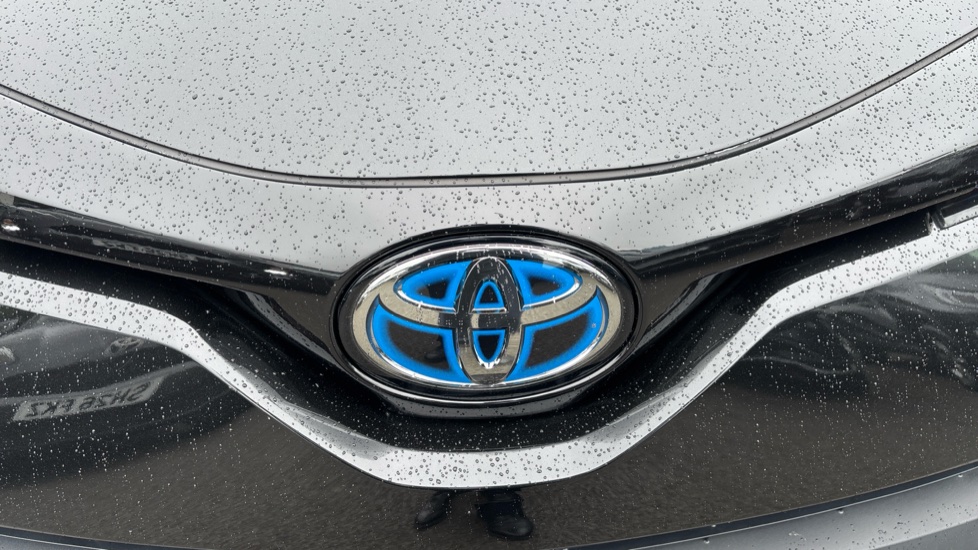 Toyota C-HR 1.8 Hybrid Icon 5dr CVT Hybrid Hatchback - Image 32