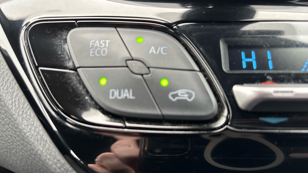 Toyota C-HR 1.8 Hybrid Icon 5dr CVT Hybrid Hatchback - Image 36