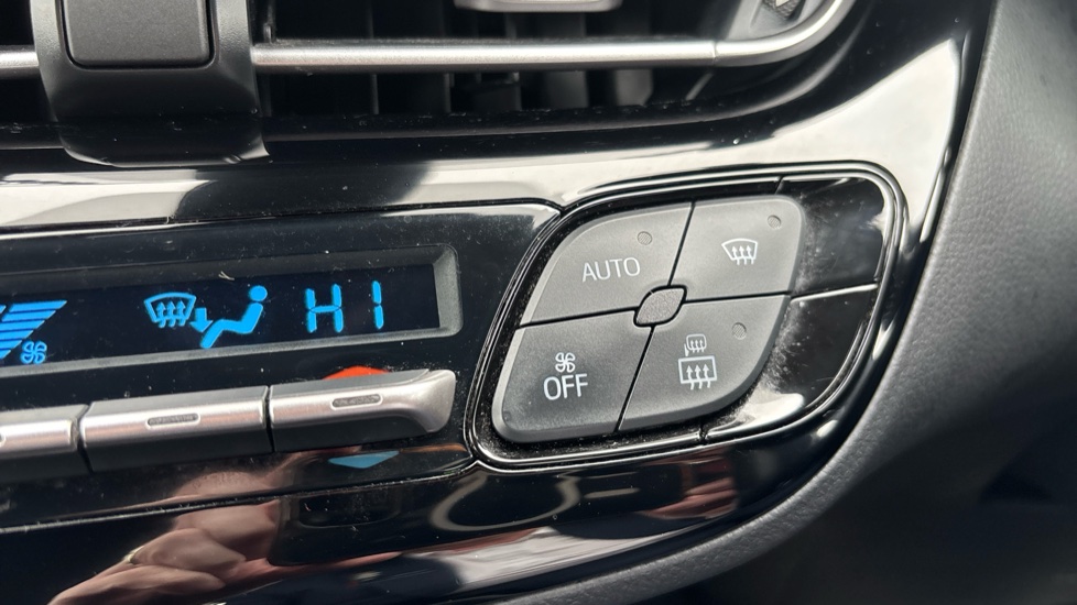 Toyota C-HR 1.8 Hybrid Icon 5dr CVT Hybrid Hatchback - Image 37