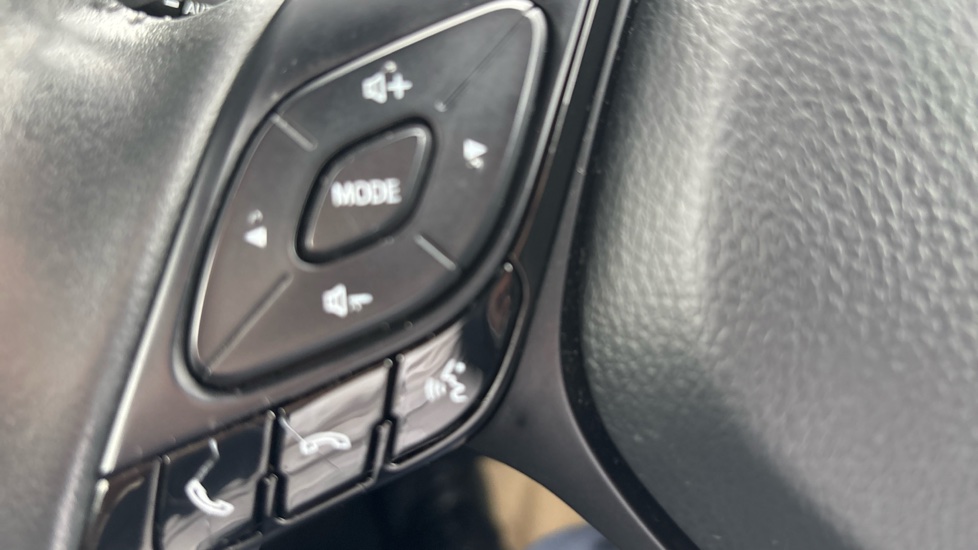Toyota C-HR 1.8 Hybrid Icon 5dr CVT Hybrid Hatchback - Image 40