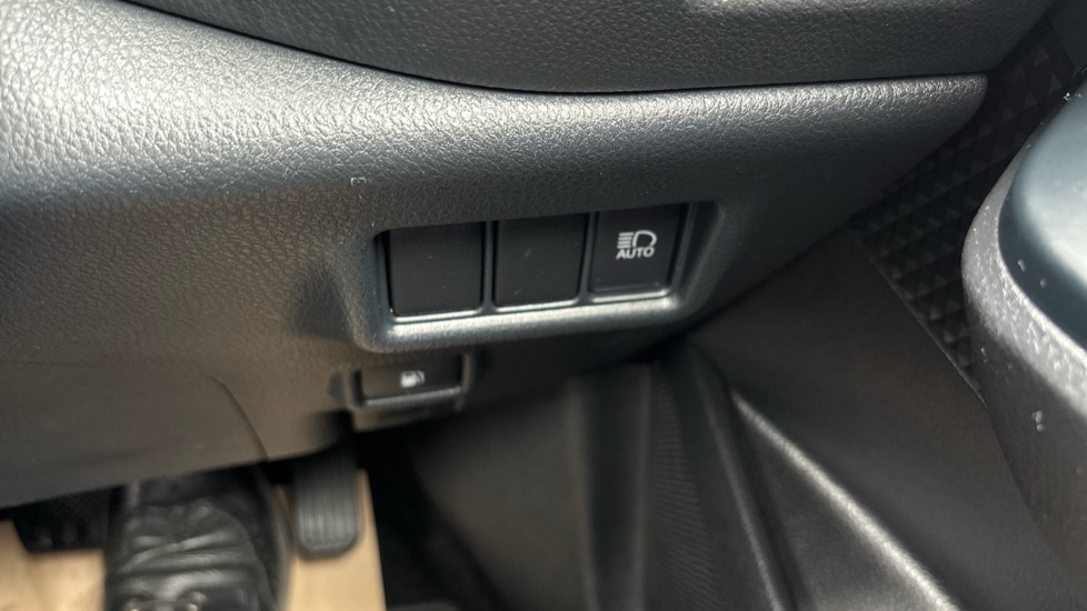Toyota C-HR 1.8 Hybrid Icon 5dr CVT Hybrid Hatchback - Image 44
