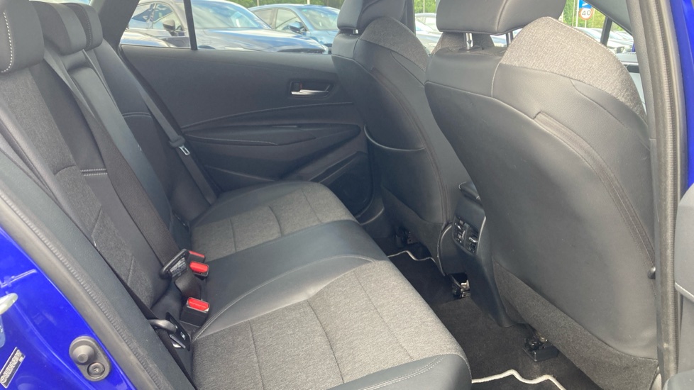 Toyota Corolla 1.8 Hybrid Design 5dr CVT Hybrid Estate - Image 8