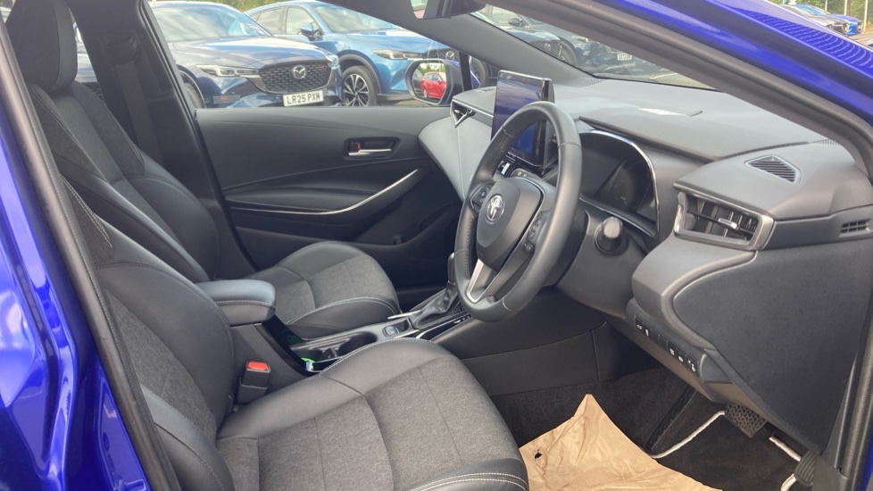 Toyota Corolla 1.8 Hybrid Design 5dr CVT Hybrid Estate - Image 12