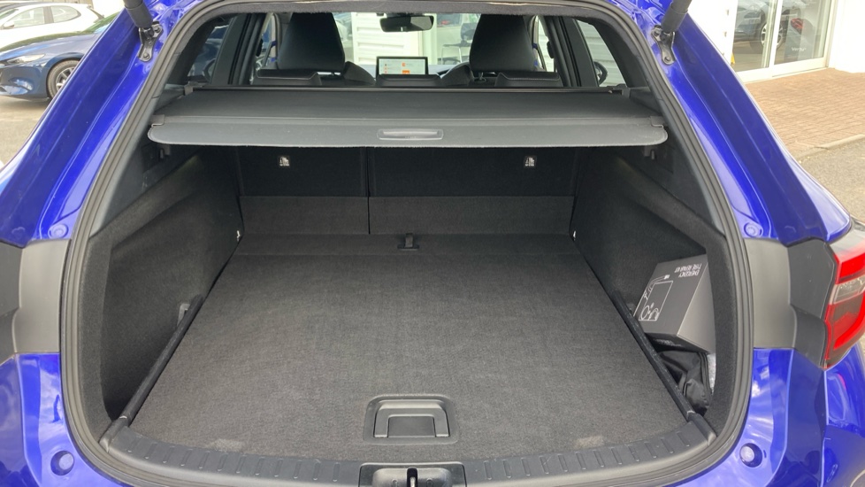 Toyota Corolla 1.8 Hybrid Design 5dr CVT Hybrid Estate - Image 13