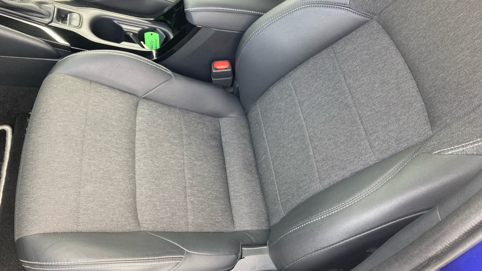 Toyota Corolla 1.8 Hybrid Design 5dr CVT Hybrid Estate - Image 27
