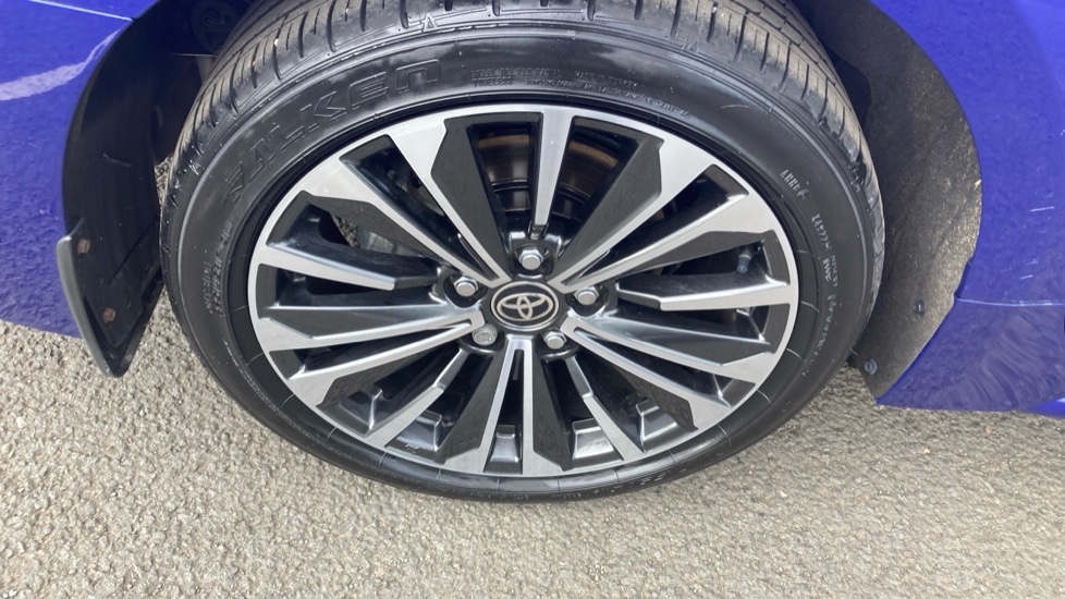 Toyota Corolla 1.8 Hybrid Design 5dr CVT Hybrid Estate - Image 42