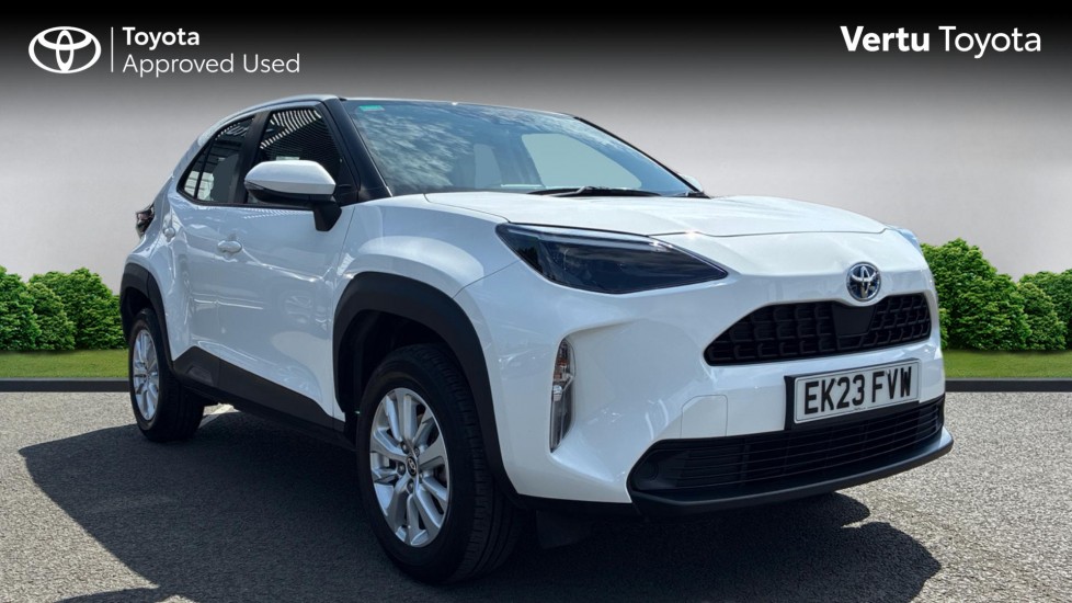 Toyota Yaris Cross 1.5 Hybrid Icon 5dr CVT Hybrid Estate - Image 1