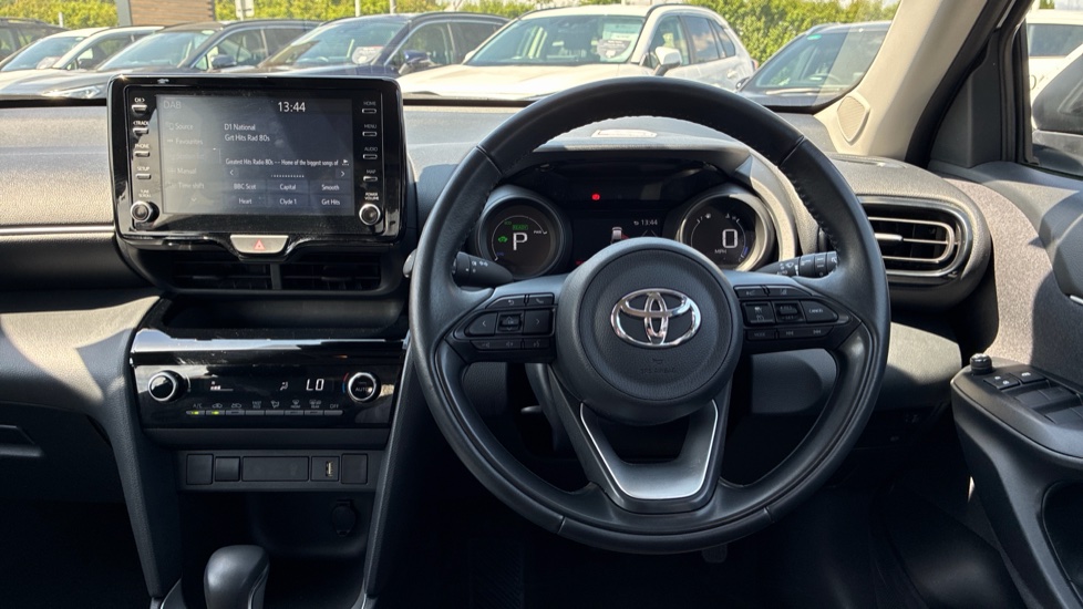 Toyota Yaris Cross 1.5 Hybrid Icon 5dr CVT Hybrid Estate - Image 7