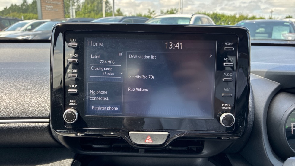 Toyota Yaris Cross 1.5 Hybrid Icon 5dr CVT Hybrid Estate - Image 9