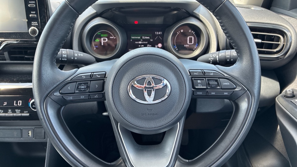 Toyota Yaris Cross 1.5 Hybrid Icon 5dr CVT Hybrid Estate - Image 10