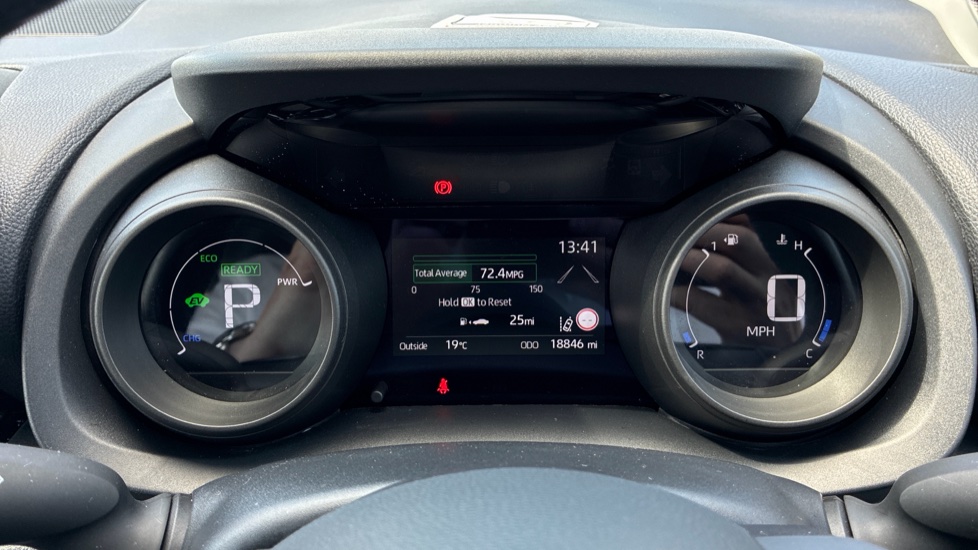 Toyota Yaris Cross 1.5 Hybrid Icon 5dr CVT Hybrid Estate - Image 11
