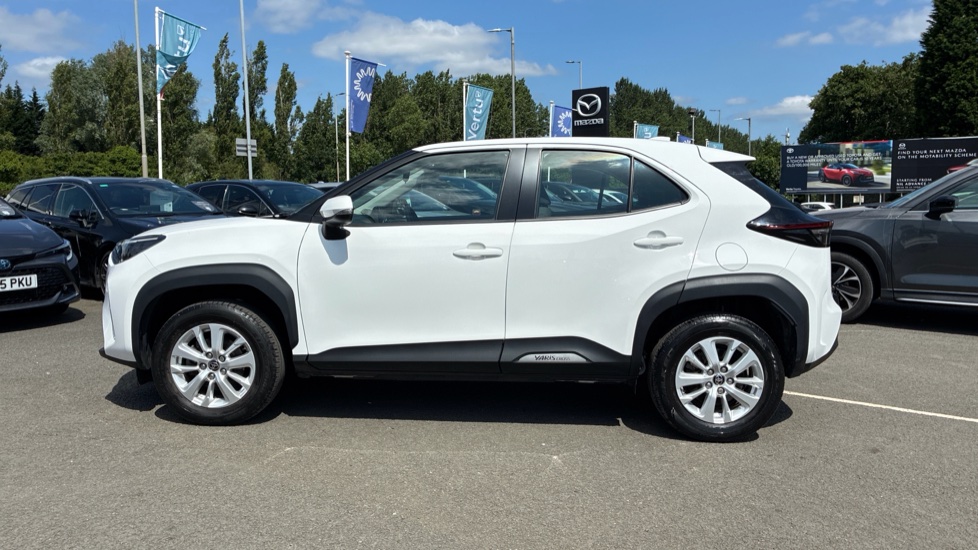 Toyota Yaris Cross 1.5 Hybrid Icon 5dr CVT Hybrid Estate - Image 24