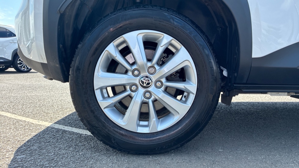Toyota Yaris Cross 1.5 Hybrid Icon 5dr CVT Hybrid Estate - Image 25