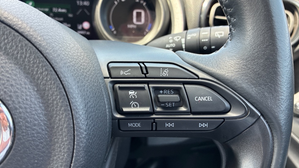 Toyota Yaris Cross 1.5 Hybrid Icon 5dr CVT Hybrid Estate - Image 30