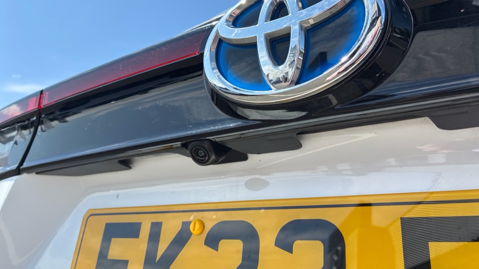 Toyota Yaris Cross 1.5 Hybrid Icon 5dr CVT Hybrid Estate - Image 32