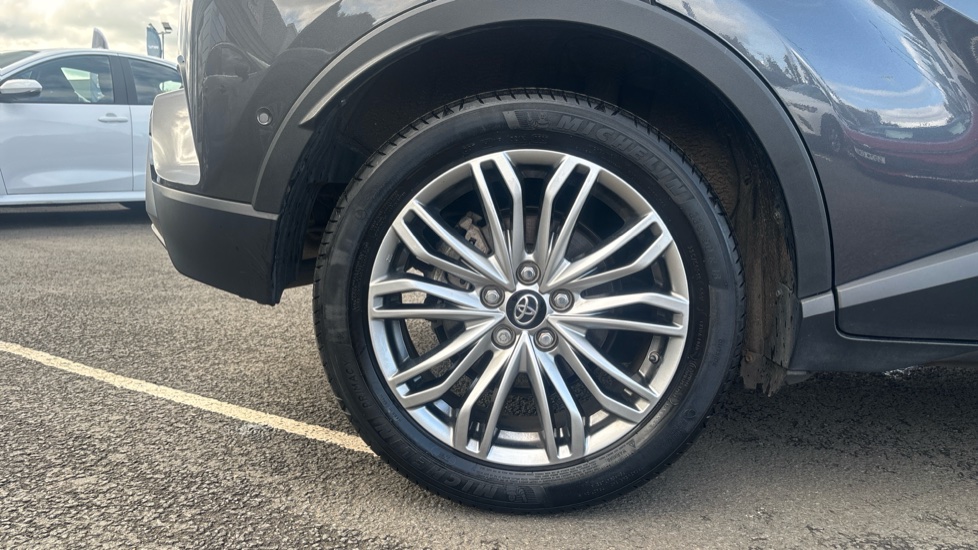 Toyota C-HR 1.8 Hybrid Excel 5dr CVT Hybrid Hatchback - Image 25