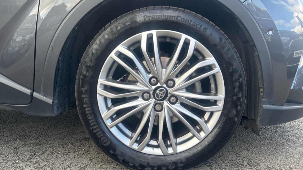 Toyota C-HR 1.8 Hybrid Excel 5dr CVT Hybrid Hatchback - Image 29
