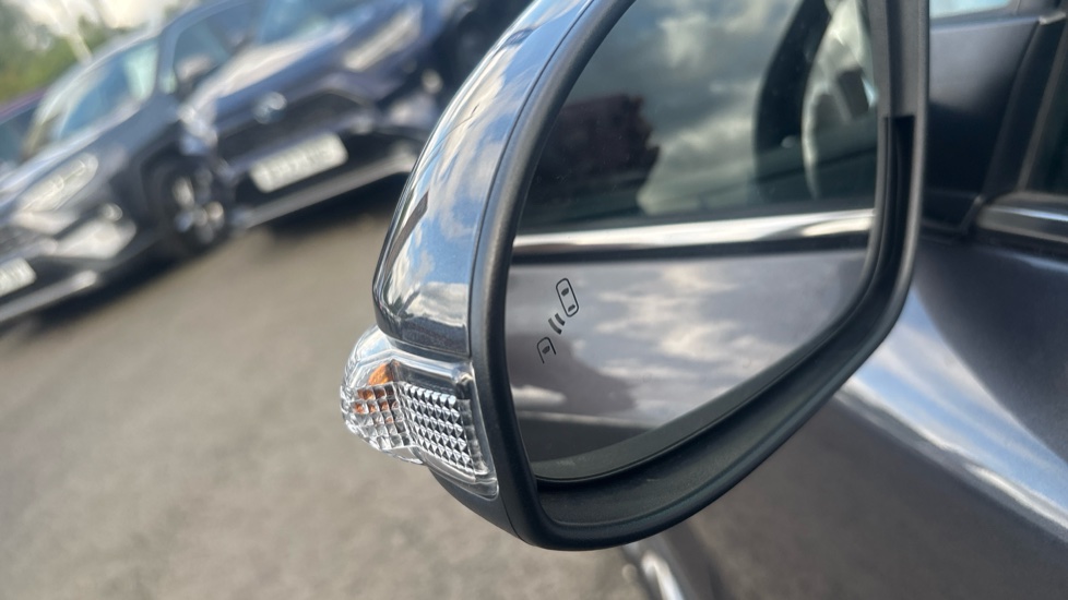Toyota C-HR 1.8 Hybrid Excel 5dr CVT Hybrid Hatchback - Image 33