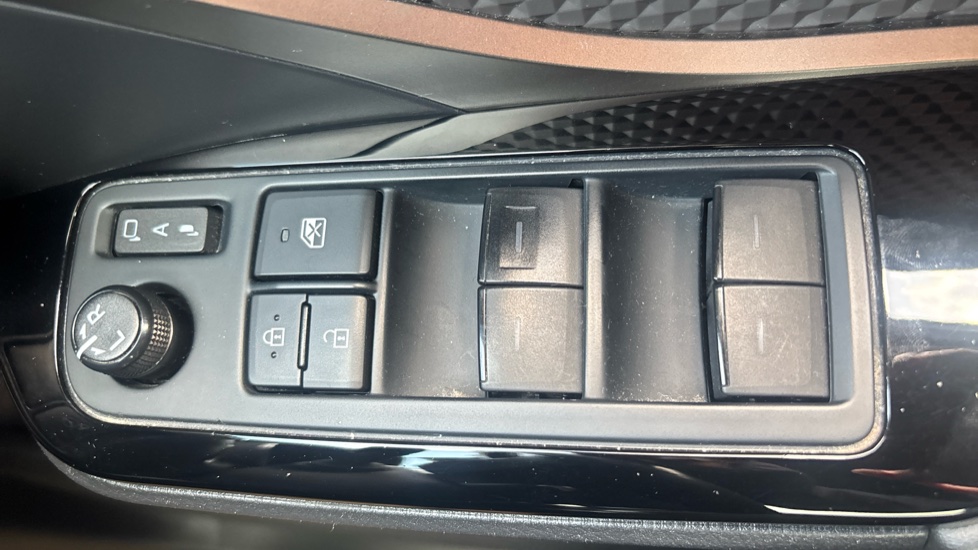 Toyota C-HR 1.8 Hybrid Excel 5dr CVT Hybrid Hatchback - Image 41