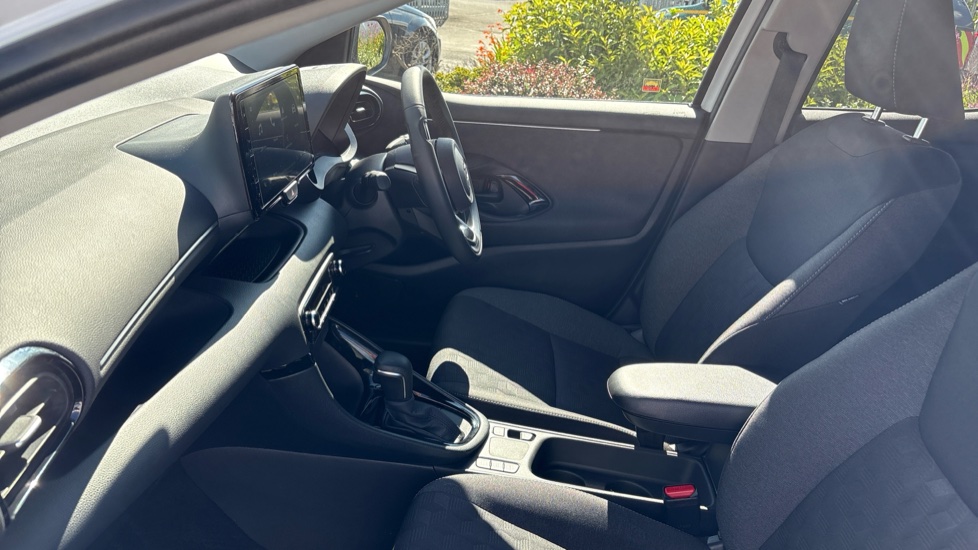 Toyota Yaris 1.5 Hybrid Design 5dr CVT Hybrid Hatchback - Image 5