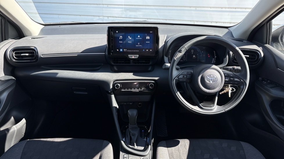 Toyota Yaris 1.5 Hybrid Design 5dr CVT Hybrid Hatchback - Image 6