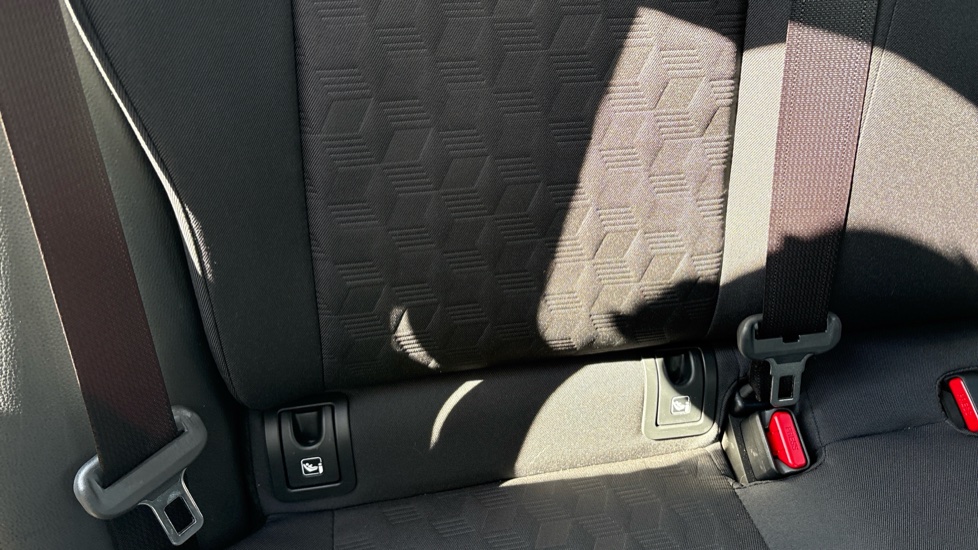 Toyota Yaris 1.5 Hybrid Design 5dr CVT Hybrid Hatchback - Image 14