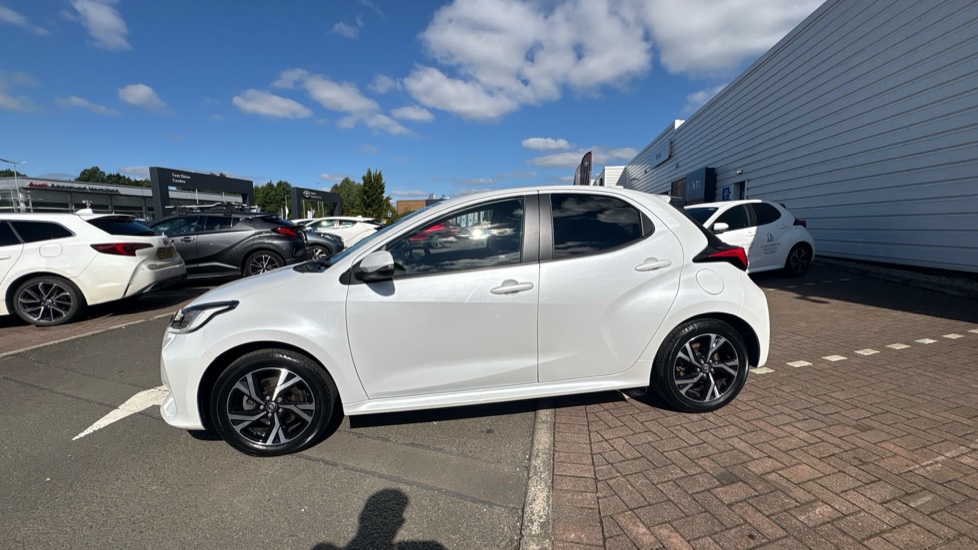 Toyota Yaris 1.5 Hybrid Design 5dr CVT Hybrid Hatchback - Image 24