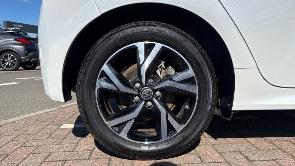 Toyota Yaris 1.5 Hybrid Design 5dr CVT Hybrid Hatchback - Image 25