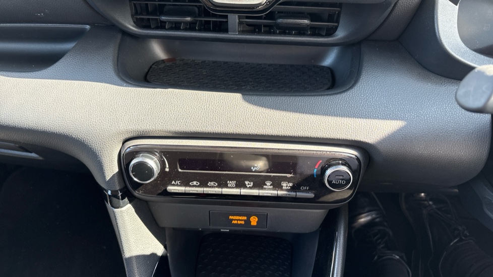 Toyota Yaris 1.5 Hybrid Design 5dr CVT Hybrid Hatchback - Image 35