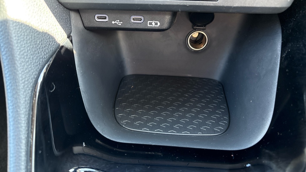 Toyota Yaris 1.5 Hybrid Design 5dr CVT Hybrid Hatchback - Image 37