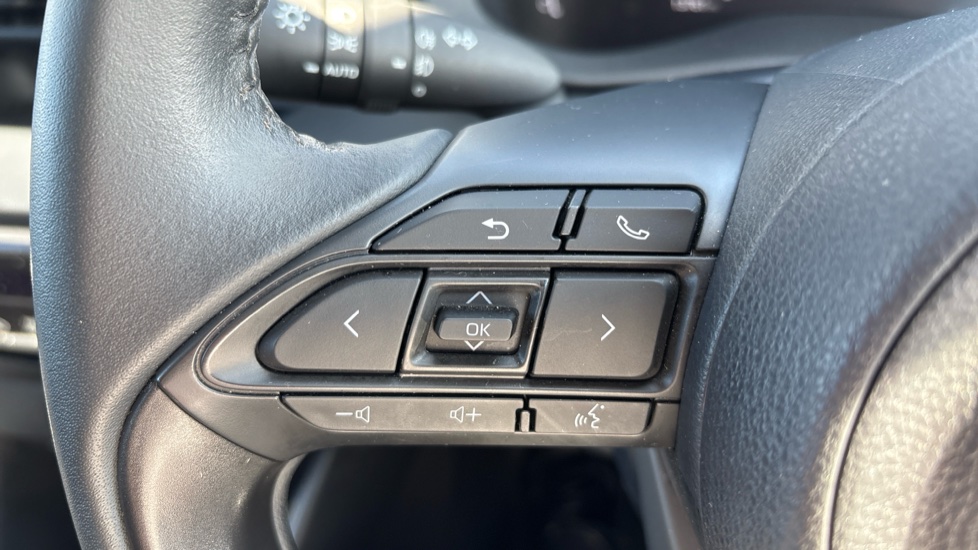 Toyota Yaris 1.5 Hybrid Design 5dr CVT Hybrid Hatchback - Image 41