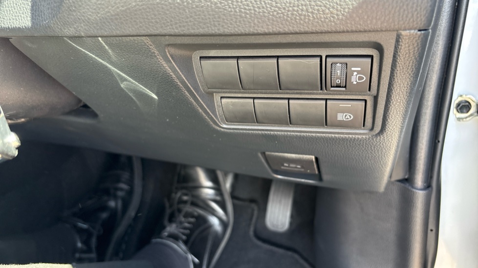 Toyota Yaris 1.5 Hybrid Design 5dr CVT Hybrid Hatchback - Image 47