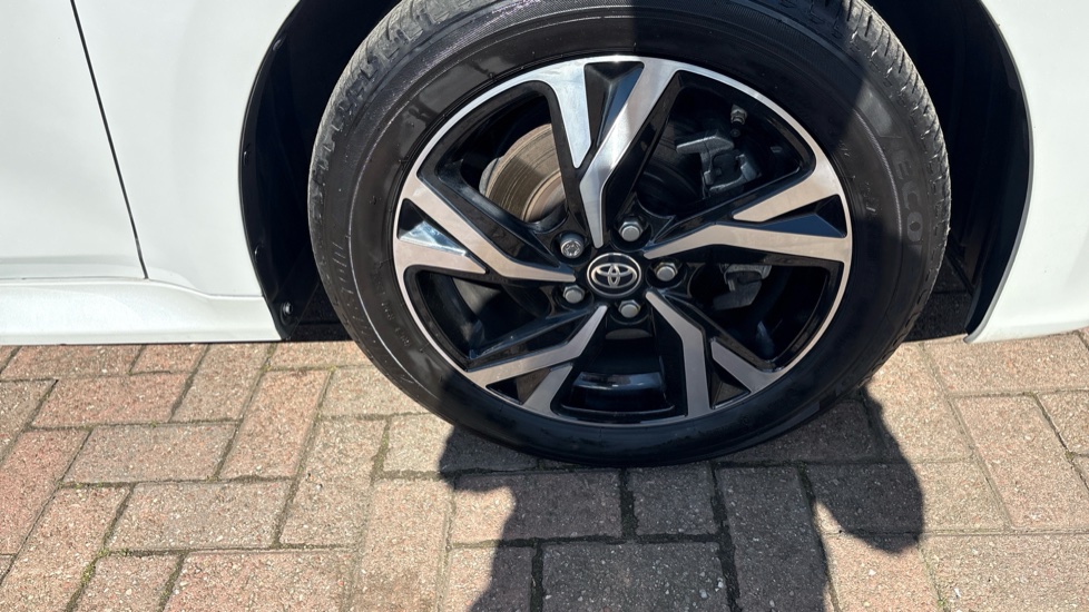 Toyota Yaris 1.5 Hybrid Design 5dr CVT Hybrid Hatchback - Image 50