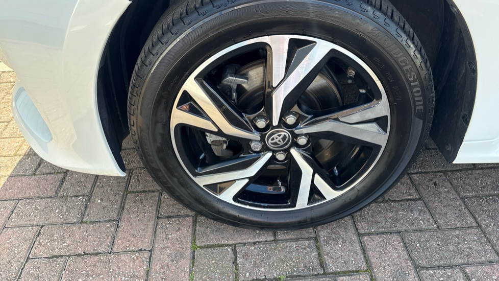 Toyota Yaris 1.5 Hybrid Design 5dr CVT Hybrid Hatchback - Image 51