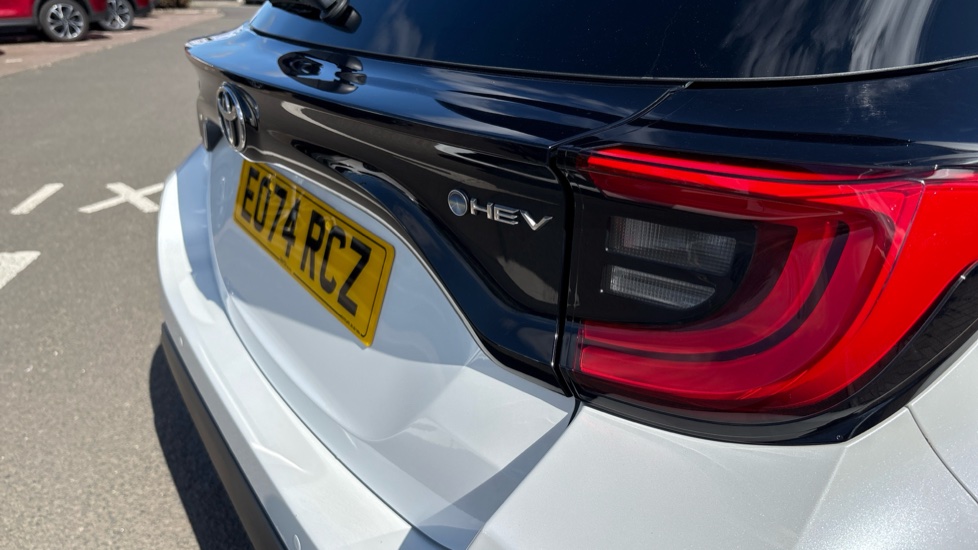 Toyota Yaris 1.5 Hybrid Design 5dr CVT Hybrid Hatchback - Image 55