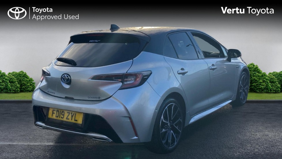 Toyota Corolla 2.0 VVT-i Hybrid Excel 5dr CVT Hybrid Hatchback - Image 2