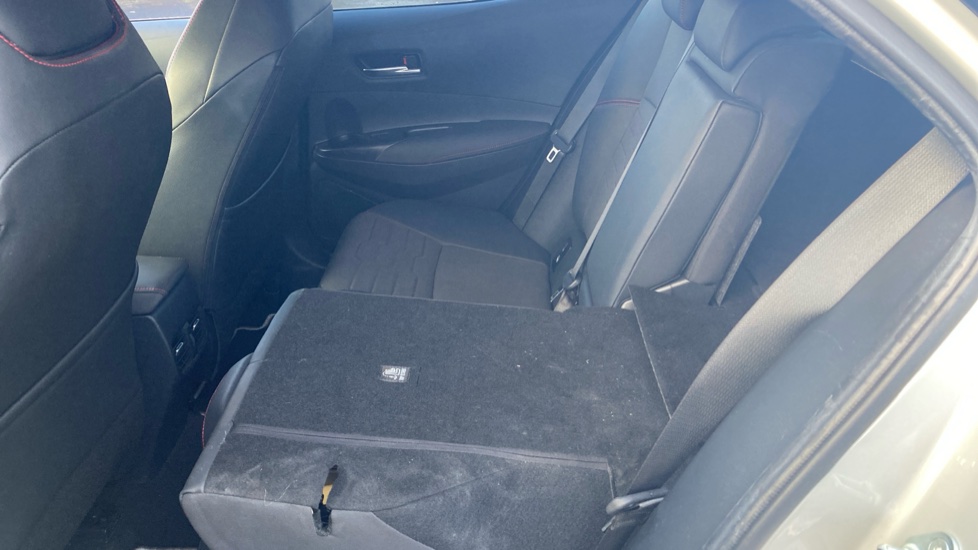 Toyota Corolla 2.0 VVT-i Hybrid Excel 5dr CVT Hybrid Hatchback - Image 18