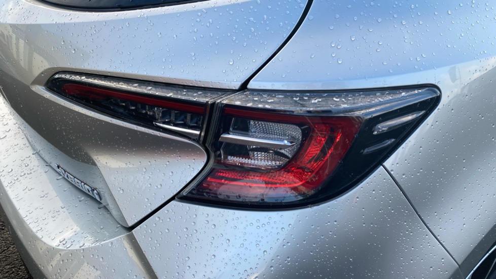 Toyota Corolla 2.0 VVT-i Hybrid Excel 5dr CVT Hybrid Hatchback - Image 21