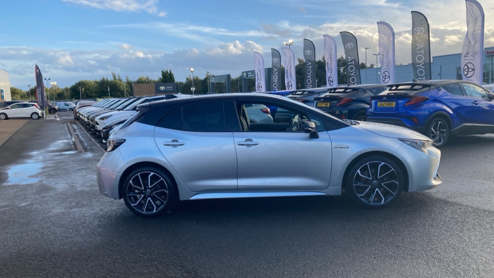 Toyota Corolla 2.0 VVT-i Hybrid Excel 5dr CVT Hybrid Hatchback - Image 23