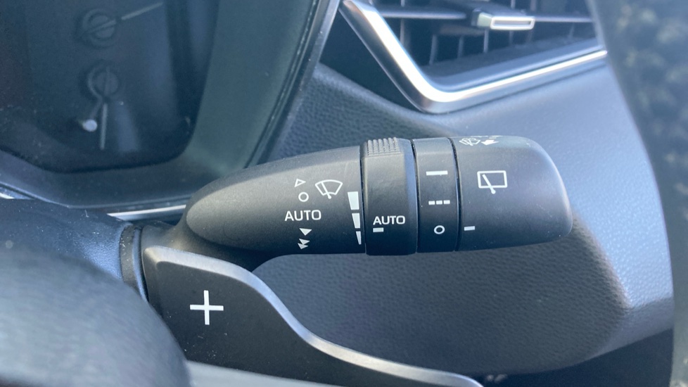 Toyota Corolla 2.0 VVT-i Hybrid Excel 5dr CVT Hybrid Hatchback - Image 42