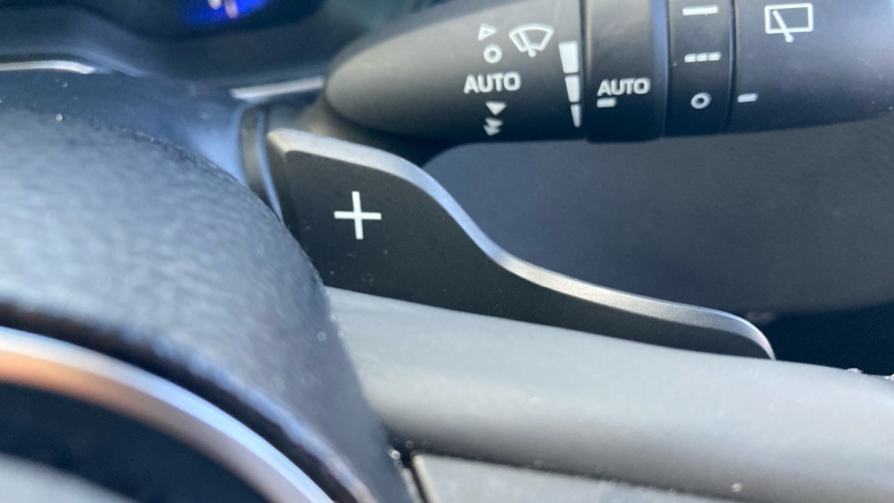 Toyota Corolla 2.0 VVT-i Hybrid Excel 5dr CVT Hybrid Hatchback - Image 43