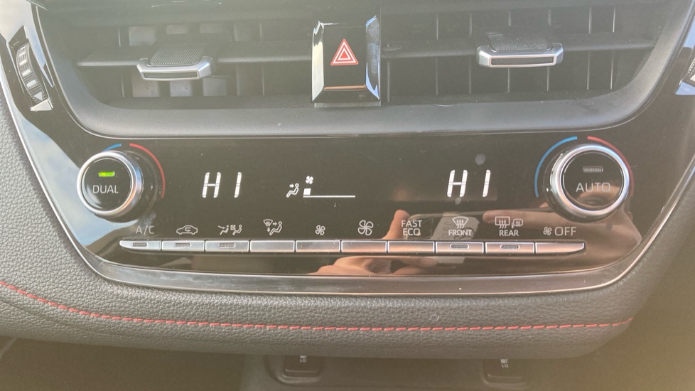 Toyota Corolla 2.0 VVT-i Hybrid Excel 5dr CVT Hybrid Hatchback - Image 47