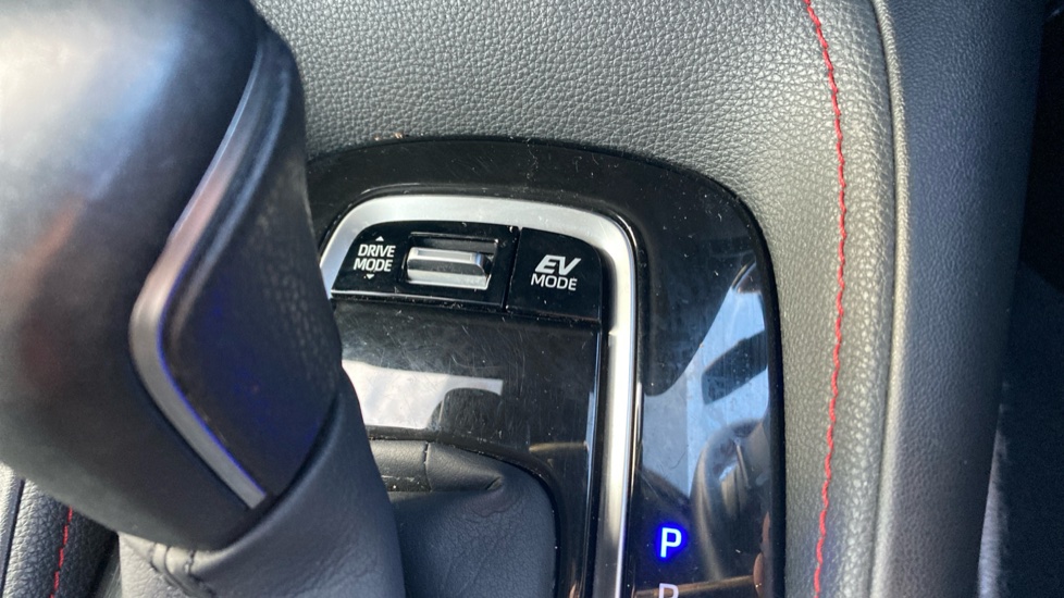 Toyota Corolla 2.0 VVT-i Hybrid Excel 5dr CVT Hybrid Hatchback - Image 49