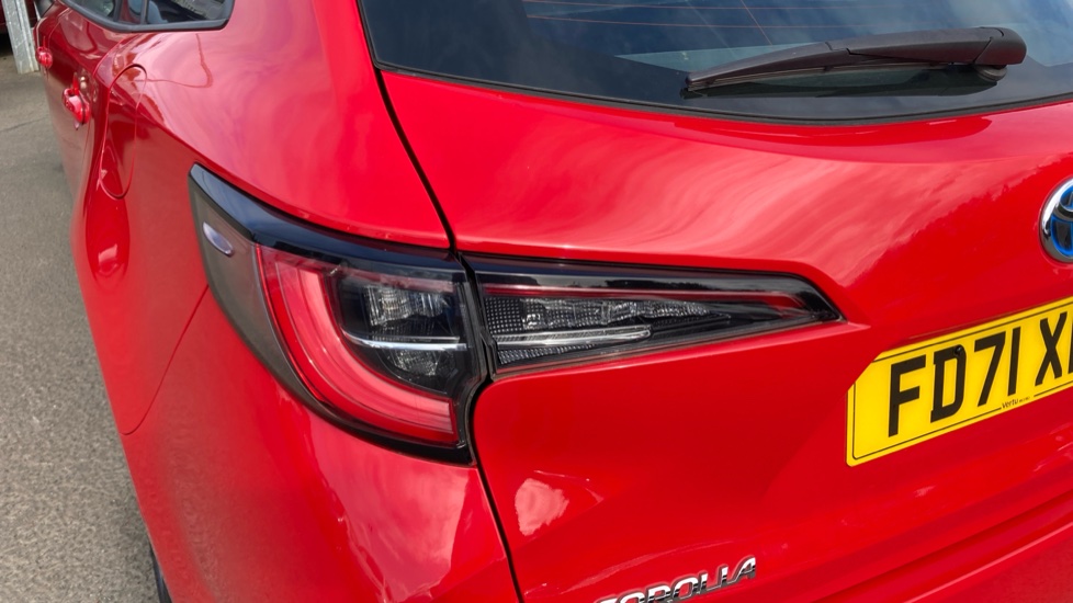 Toyota Corolla 1.8 VVT-i Hybrid Icon Tech 5dr CVT Hybrid Estate - Image 21
