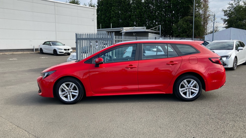 Toyota Corolla 1.8 VVT-i Hybrid Icon Tech 5dr CVT Hybrid Estate - Image 24
