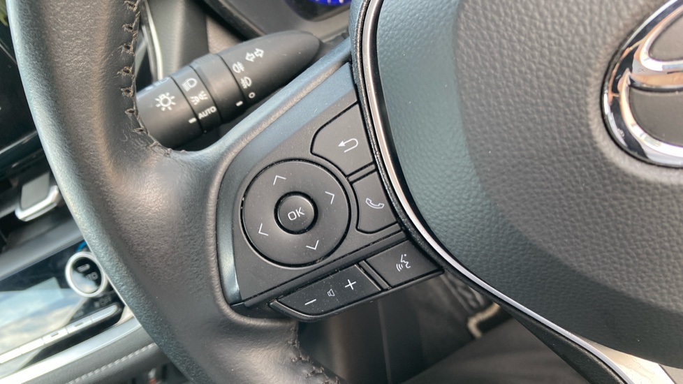 Toyota Corolla 1.8 VVT-i Hybrid Icon Tech 5dr CVT Hybrid Estate - Image 30