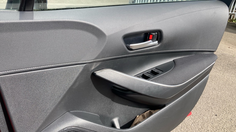 Toyota Corolla 1.8 VVT-i Hybrid Icon Tech 5dr CVT Hybrid Estate - Image 37